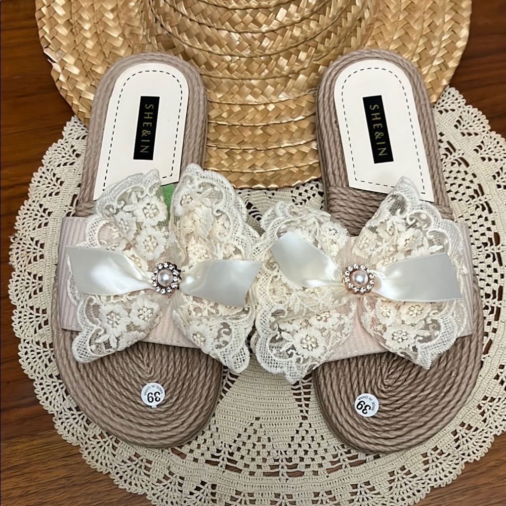🎁giftedeunice 🎁SHEIN Cream Tan Slippers with Lace and Pearl Accents
